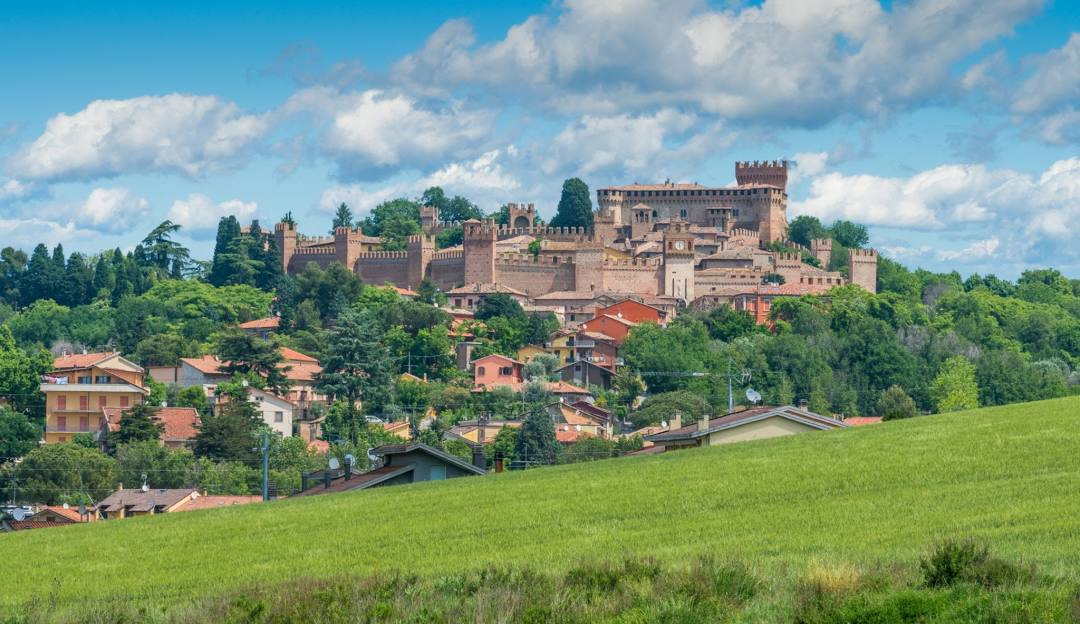 licensed-image Gradara Castle