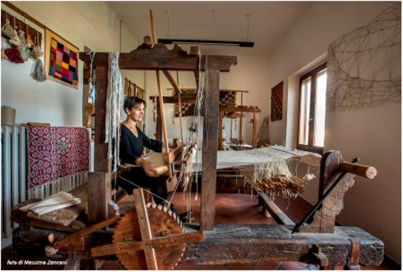 Artisanal lab and weaving museum