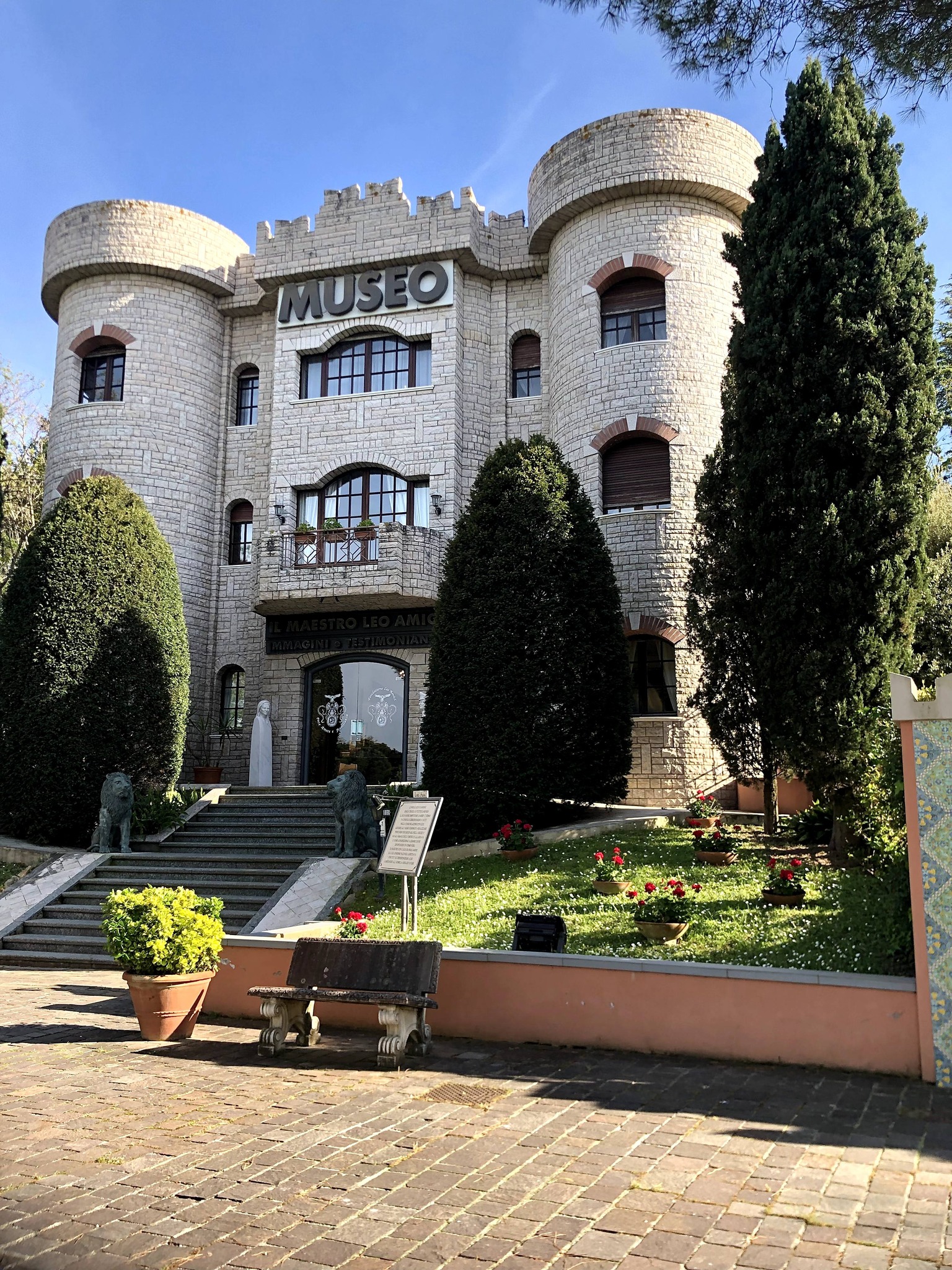 Welcome to a storybook place, hidden away from the world - Image 9